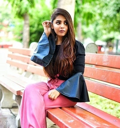 Anshita Juneja Blogger